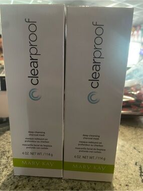 Mary Kay Clearproof Deep-Cleansing Charcoal Mask – White with Green Accent